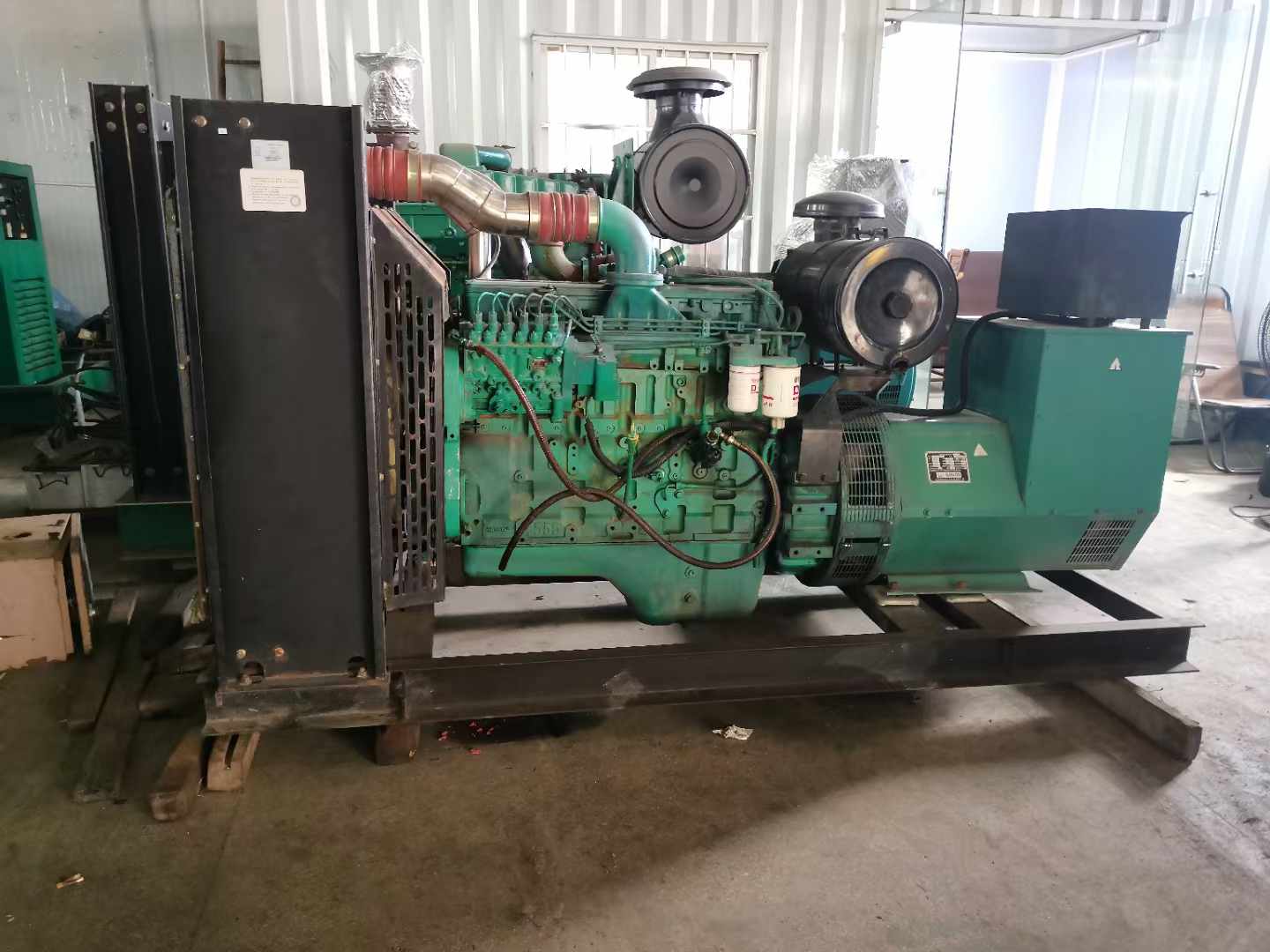 兴山发电机租赁如何确定电缆的承载电流是否在安全范围内？