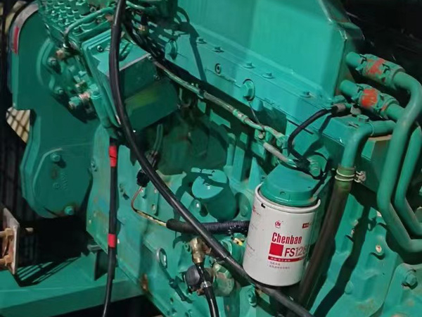 兴山如何确定新的发电机组控制系统是否与原系统兼容？